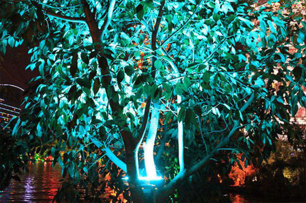 太阳城官网照明的RGB投光灯用在海内景观亮化项目